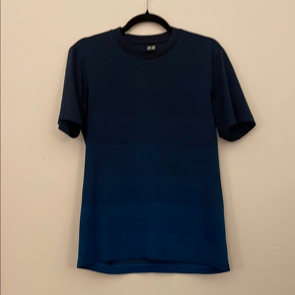 Uniqlo Men’s Athletic T-Shirt